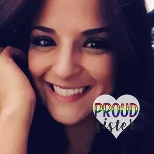 Meet your Posher, Julia